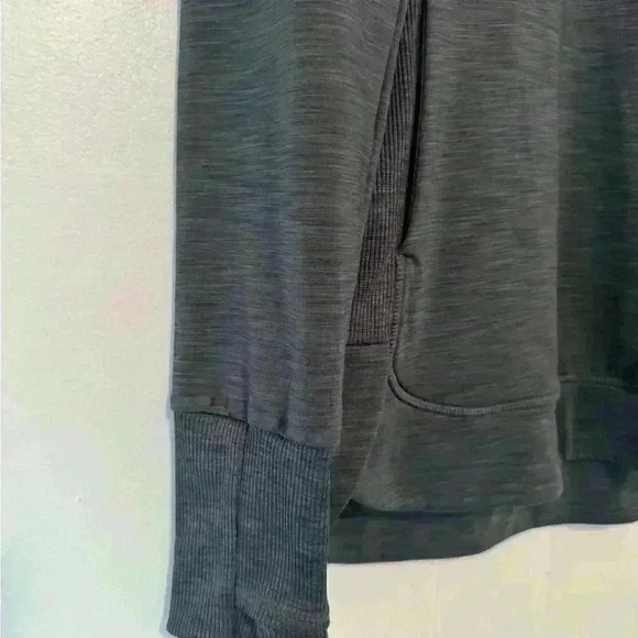 ATHLETA Women’s Top/ Sweater.Size XS - Picture 4 of 4